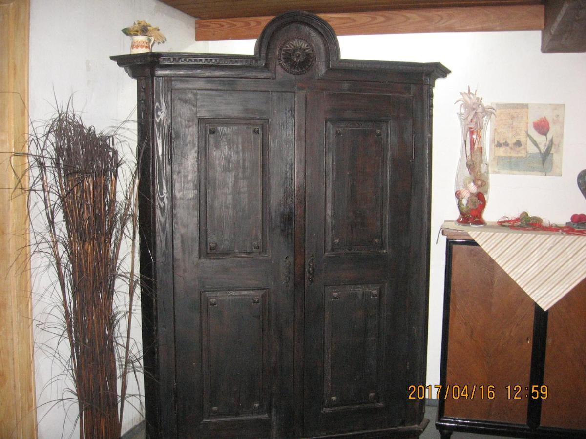 ホテル Alte Poststation Goldener Hirsch Emskirchen エクステリア 写真