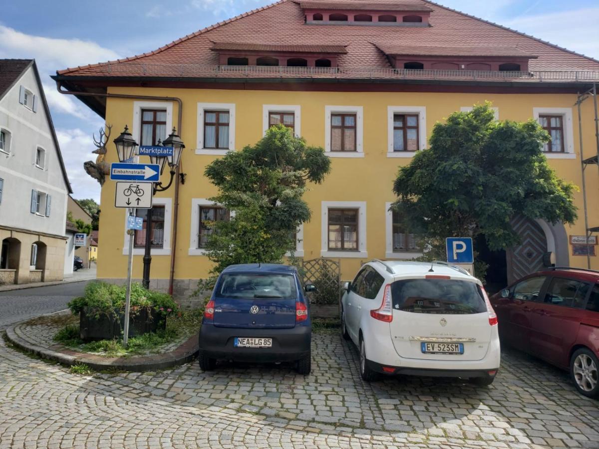 ホテル Alte Poststation Goldener Hirsch Emskirchen エクステリア 写真